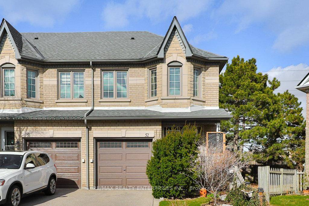 Welcome To This Meticulously Cared For End Unit Townhome Tucked Away In A Quiet, Family Oriented Enclave Within The Prestigious Highland Park Golf Neighbourhood.