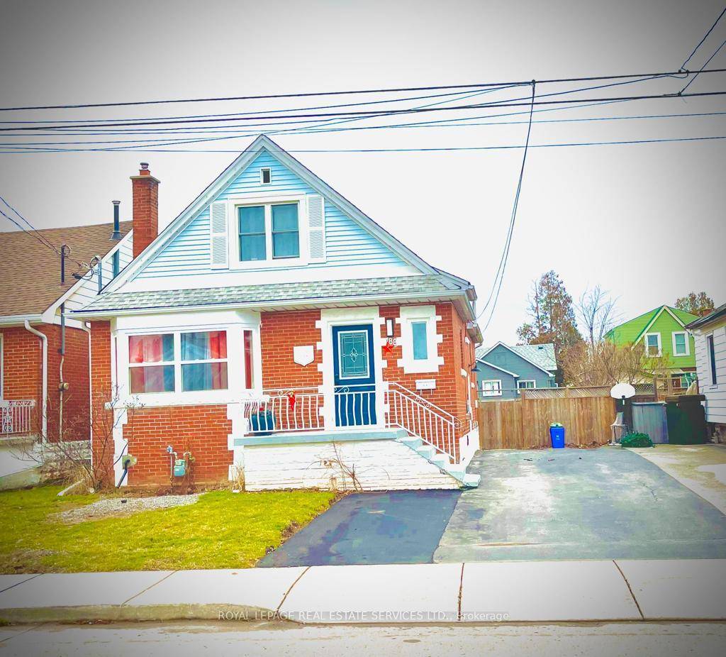 Absolutely Gorgeous 4 Bedroom 2 Full Bath Detached Home over 1700 Sq.