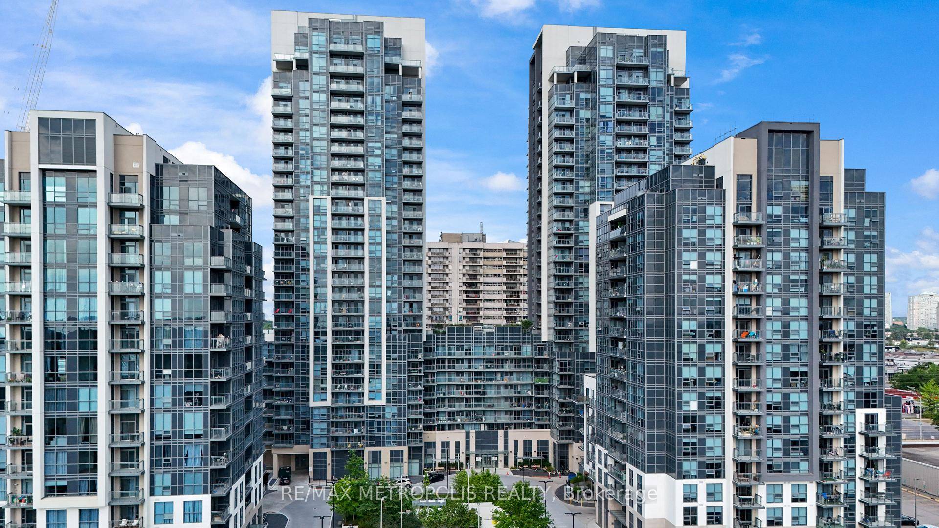 Welcome to this luxurious and upgraded 2 bedroom plus den condo at the newly built ME2 Condos, completed in 2023.