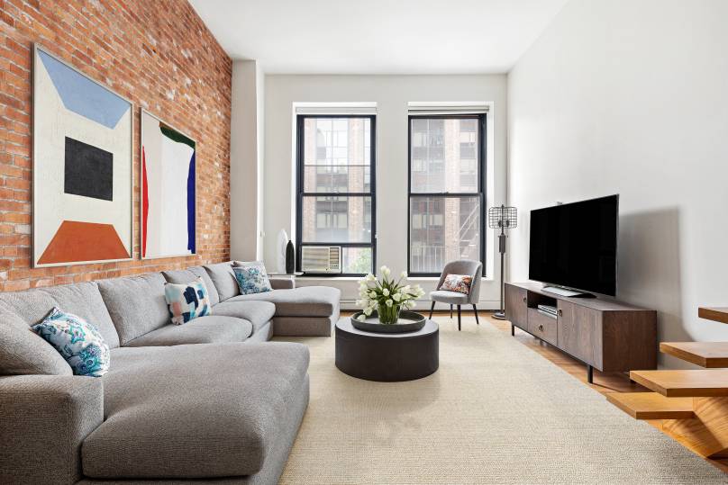 Exciting opportunity to own a chic and dramatic 1, 000 square foot, one bedroom, plus large loft space in one of downtown s largest and most sought after buildings this ...