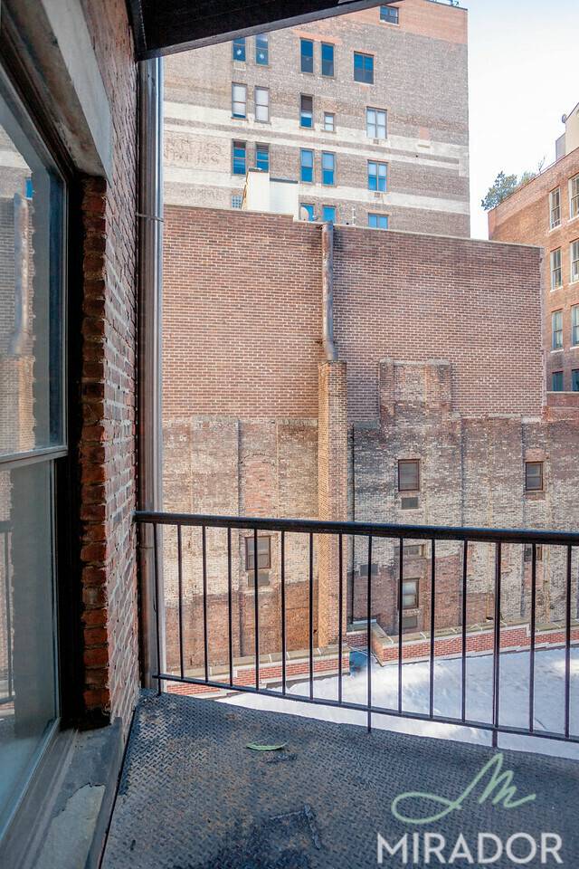 Tremendous new alcove studio with outdoor space at True North Union Square.