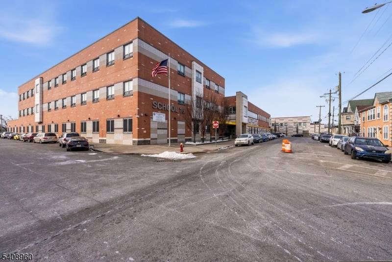 Perfect for first time buyers looking to offset their mortgage !