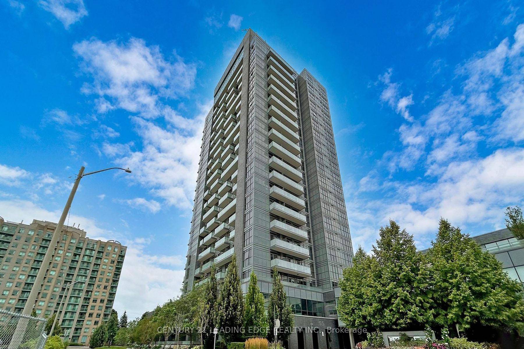 This stunning 2 bedroom den corner unit offers a breathtaking, unobstructed view, 9 ft floor to ceiling windows throughout.