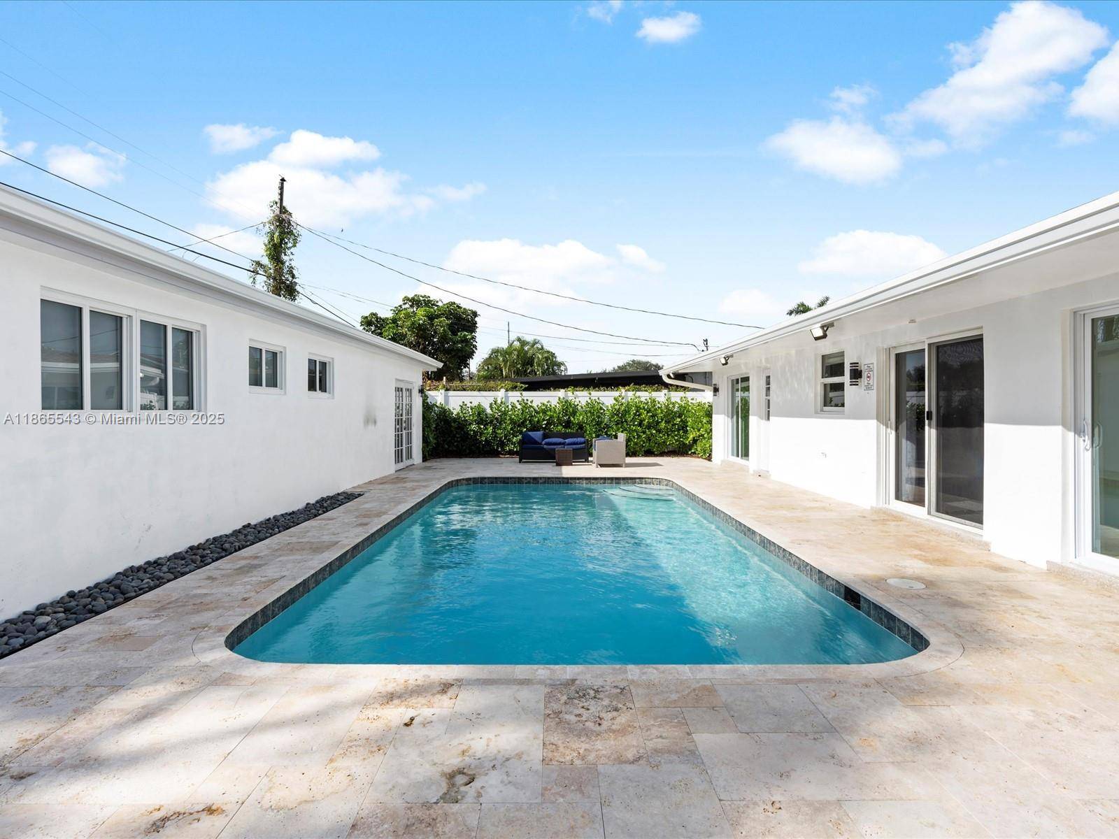 Renovated 3BR 2BA Home Huge Guest House Approx.
