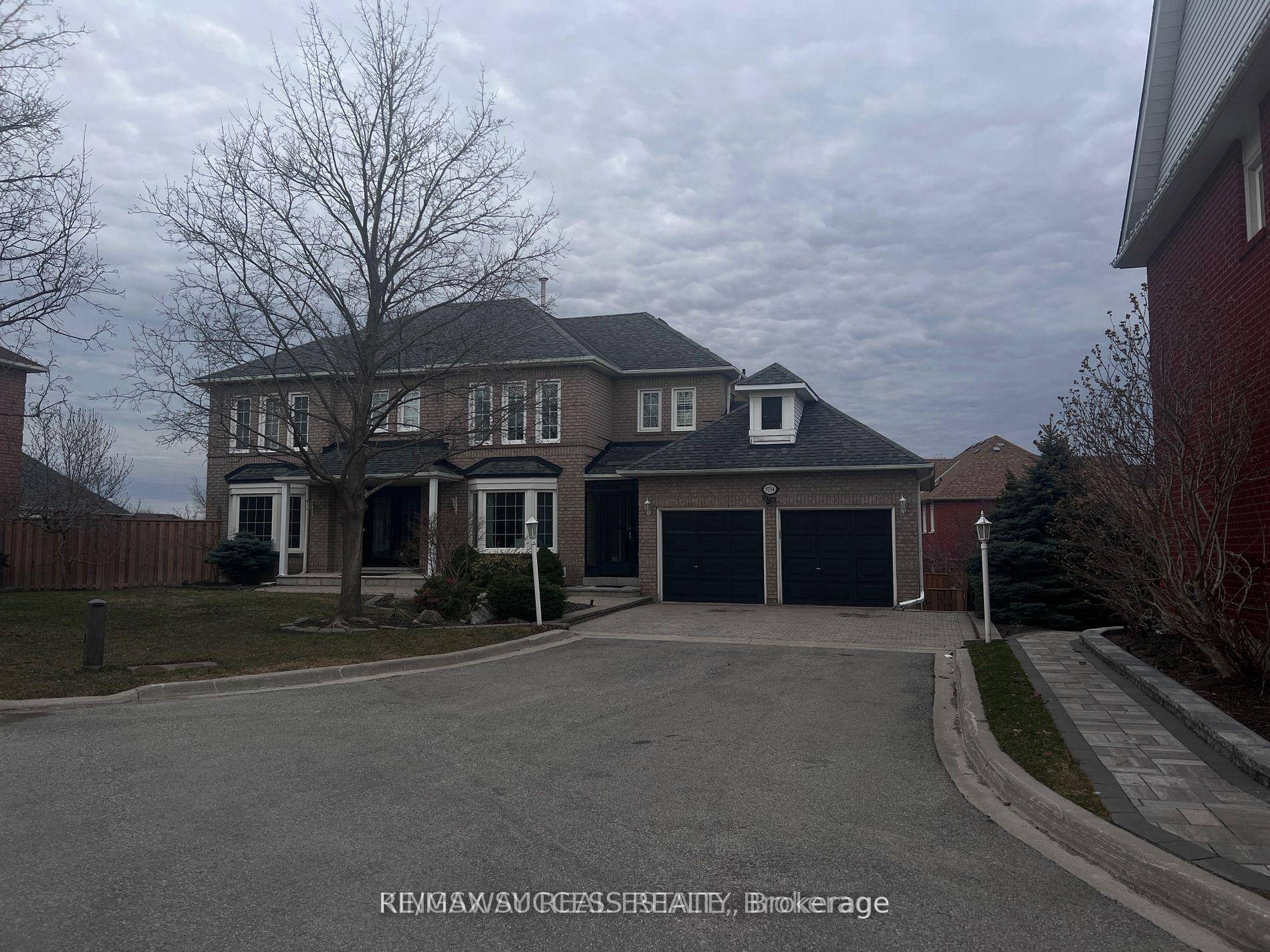 Immaculate, Professionally Finished Legal 2 Bedroom, 2 Bathroom Walk Out Basement Apartment in Prestigious Lisgar CommunityExperience upscale living in this beautifully crafted, fully legal basement apartment featuring a private entrance ...