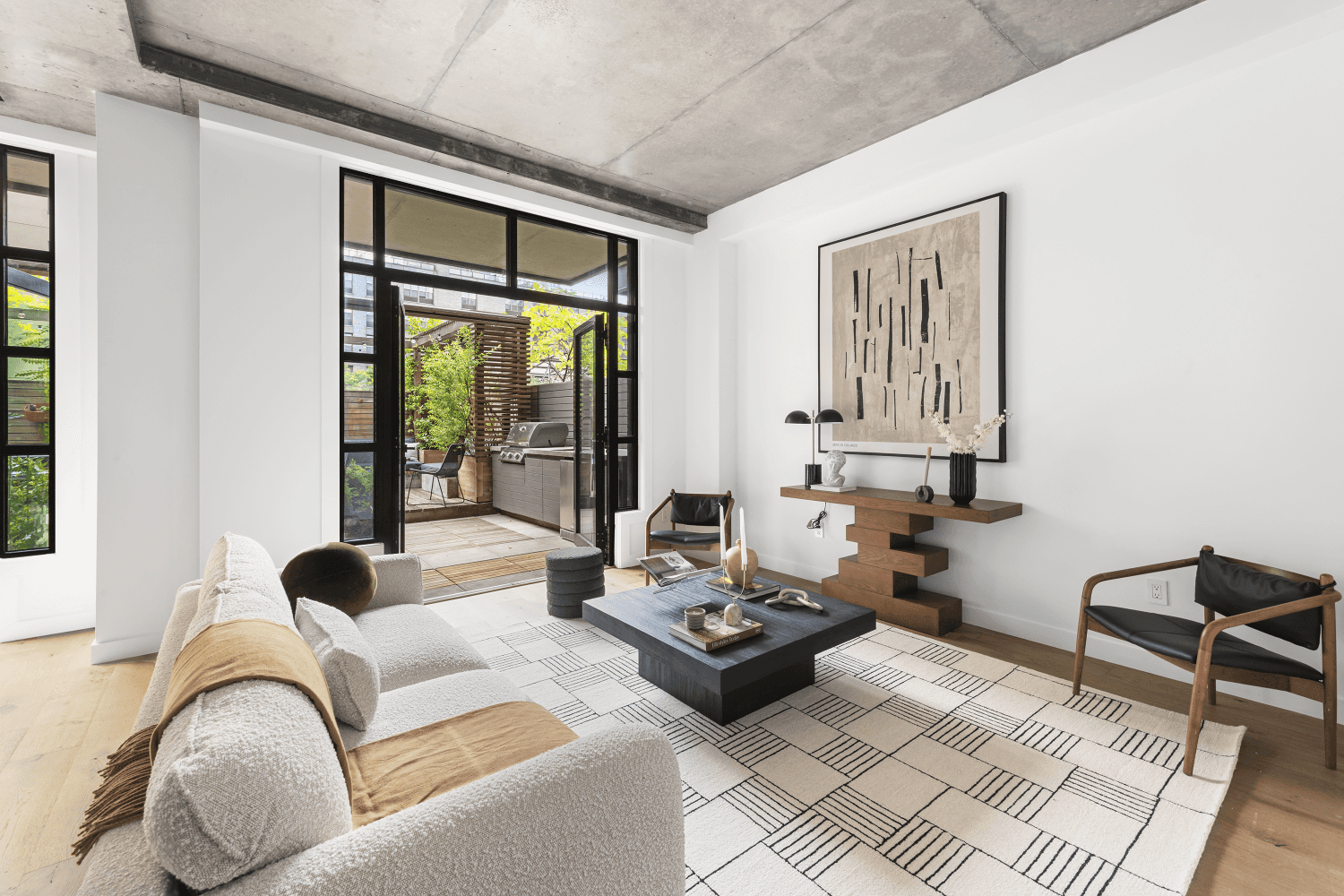 Welcome to Residence 2 at The Rowan, a quiet, private enclave located in the heart of prime Williamsburg !