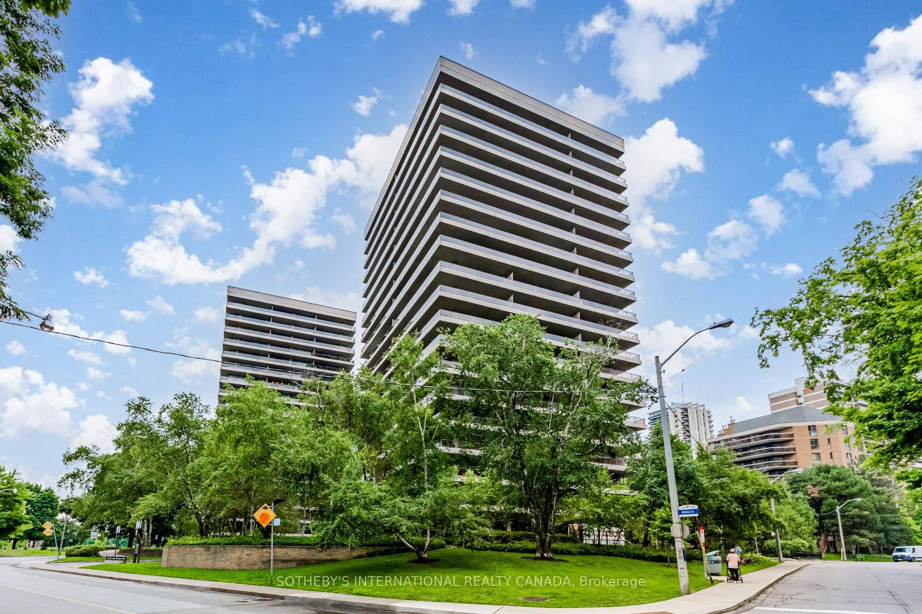 Soaring above the tree tops with clear views of the south city skyline and David Balfour Park, this stunning corner suite offers an exceptional lifestyle in a coveted midtown location.