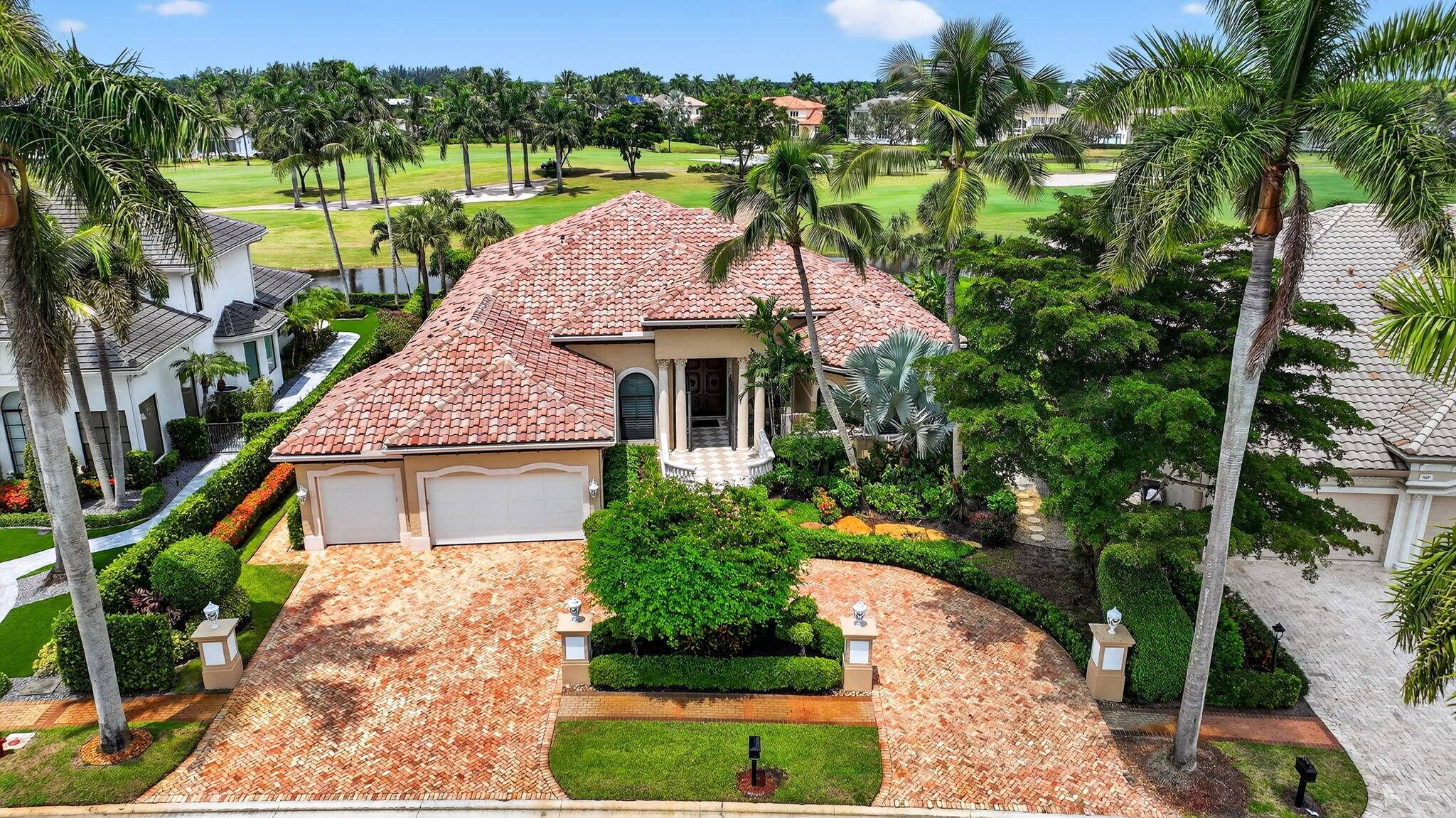 Renovated 3 bedroom office home on an incredible lot in St.