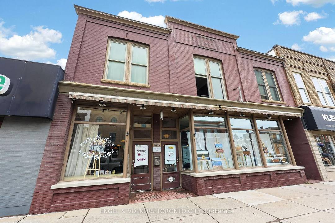 Freehold mixed use investment property on Yonge Street in historic Downtown Aurora.