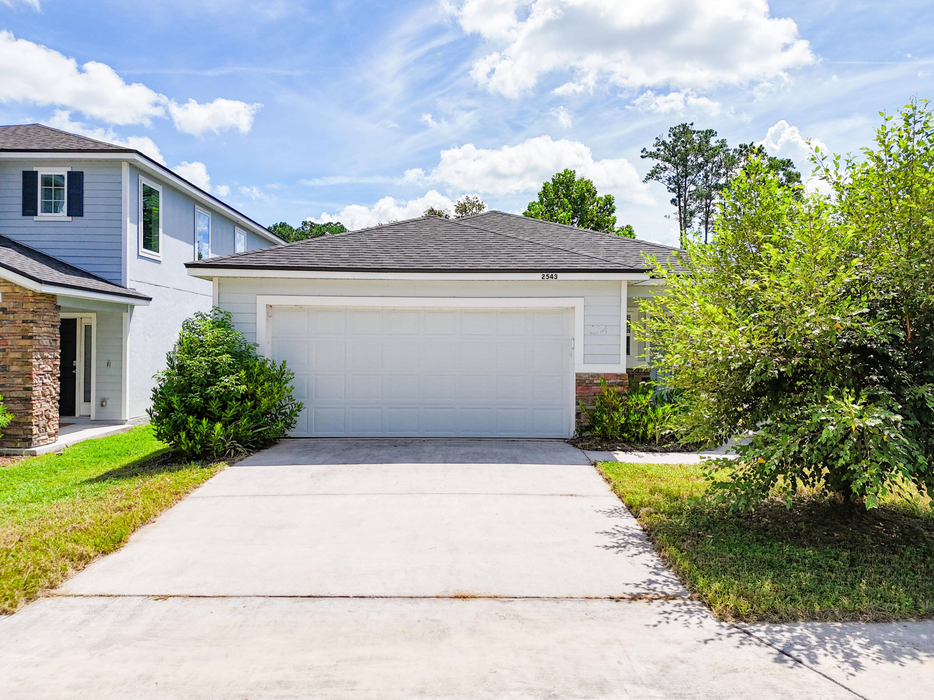 SELLER FINANCING AVAILABLE FINANCIAMIENTO DISPONIBLE Move In Special 28, 200 Down and 2, 240 monthly Hidden Gem in a Quiet Cul de Sac !