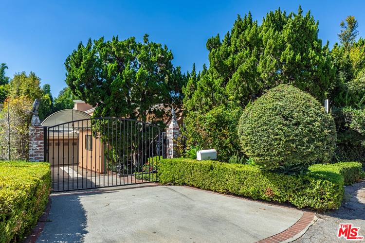 601   Lorna Ln 5BR Brentwood La