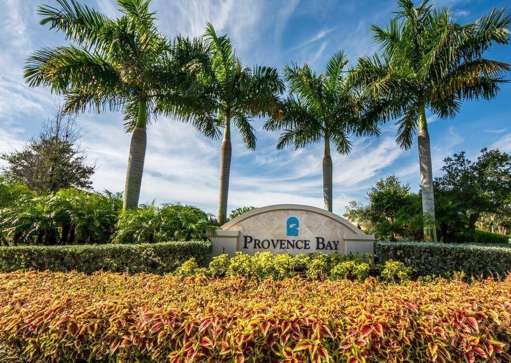 Vero Beach FL, 2 Bed 2 Bath 1 Car Attached Garage, 1 Story CBS End Unit, Gated Community with Pool and Playground, Screened Porch, Granite Kitchen, Family and Pet Friendly ...