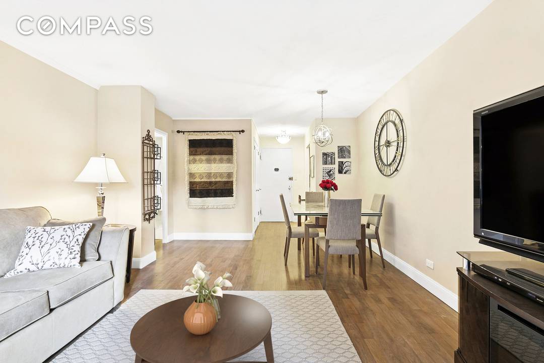 BEST MINT ONE BEDROOM in the most CONVENIENT midtown location.