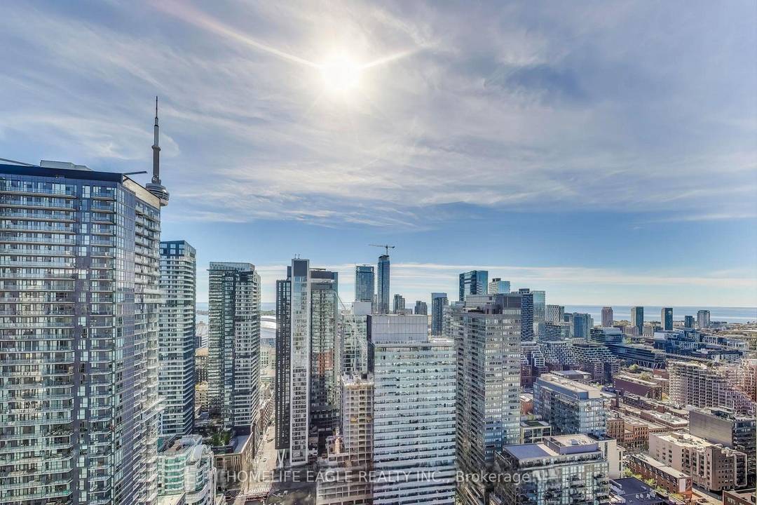 This luxury 1 bedroom oversized den residence lives like a 2 bedroom, offering 2 full bathrooms.