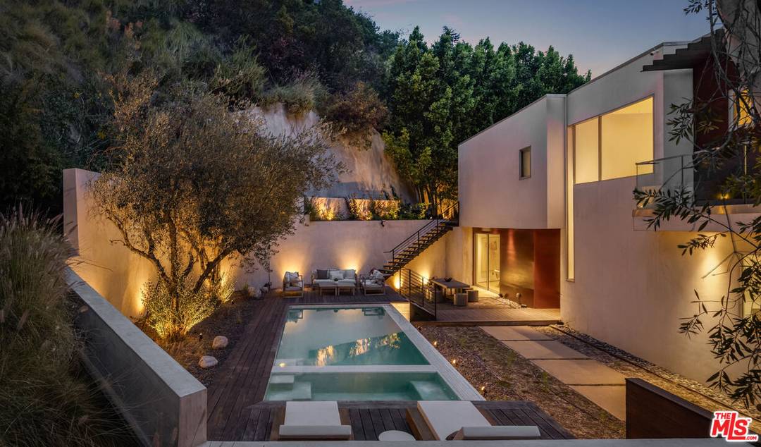 1700 Queens Ct 4BR Sunset Strip La
