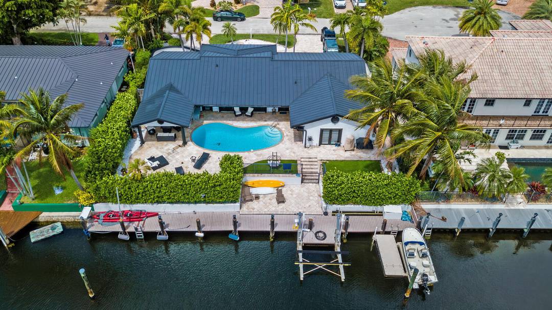 Stunning waterfront gem in Lighthouse Points Venetian Villas.