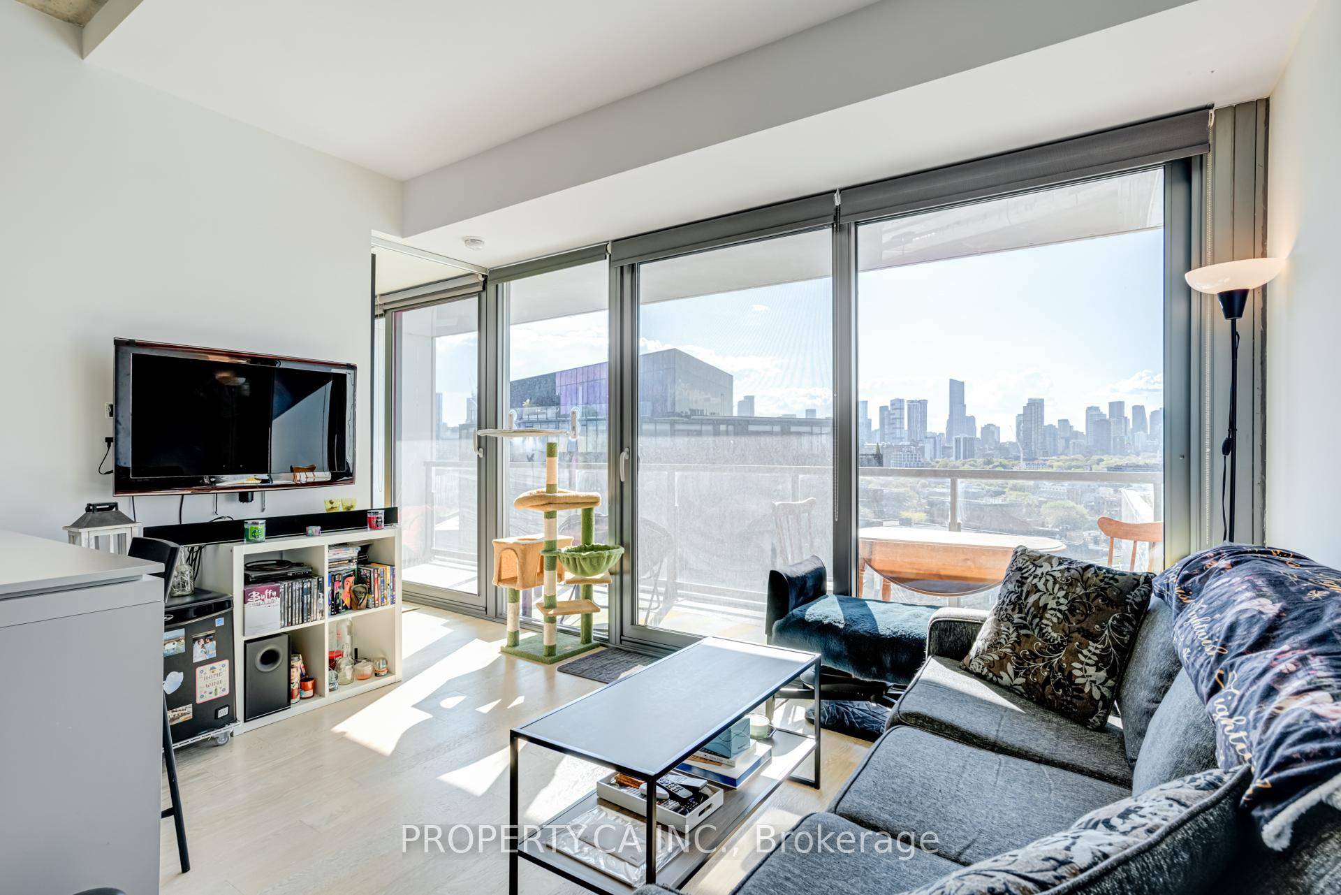 Welcome to Suite 1302 at 170 Bayview a bright, modern unit with incredible natural light and breathtaking NW sunset views.