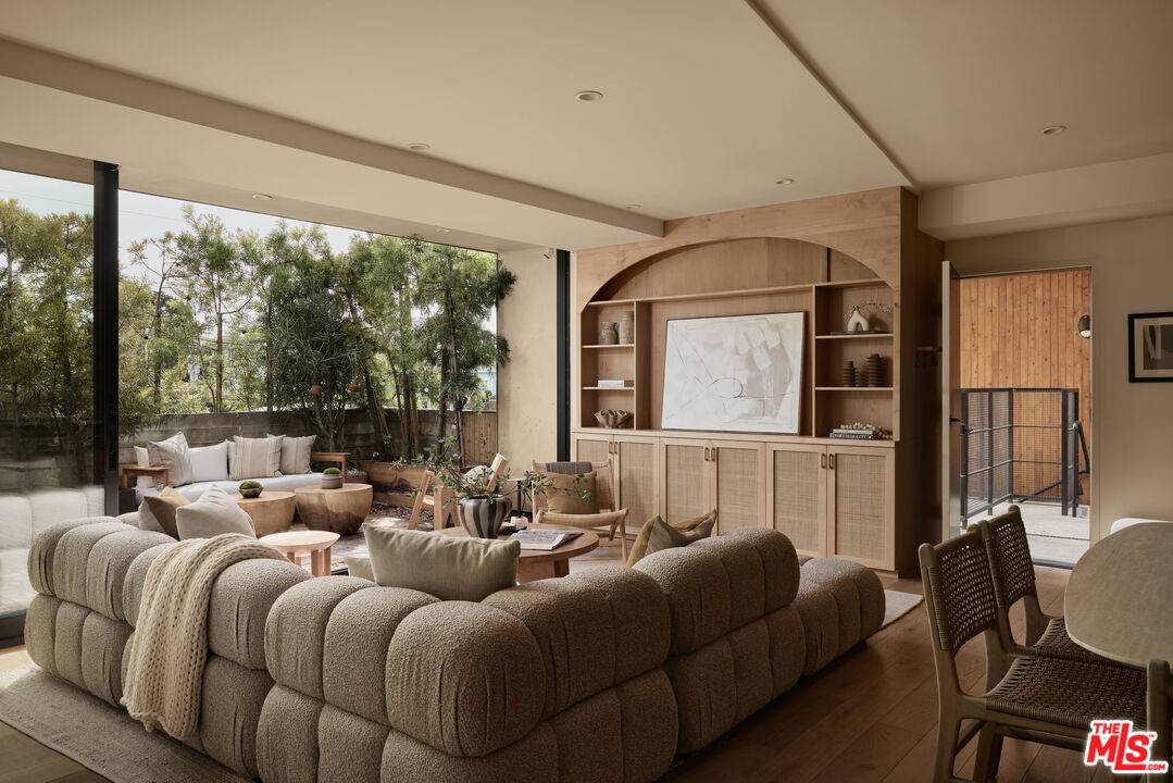 3214   Highland Ave 2BR Santa Monica La