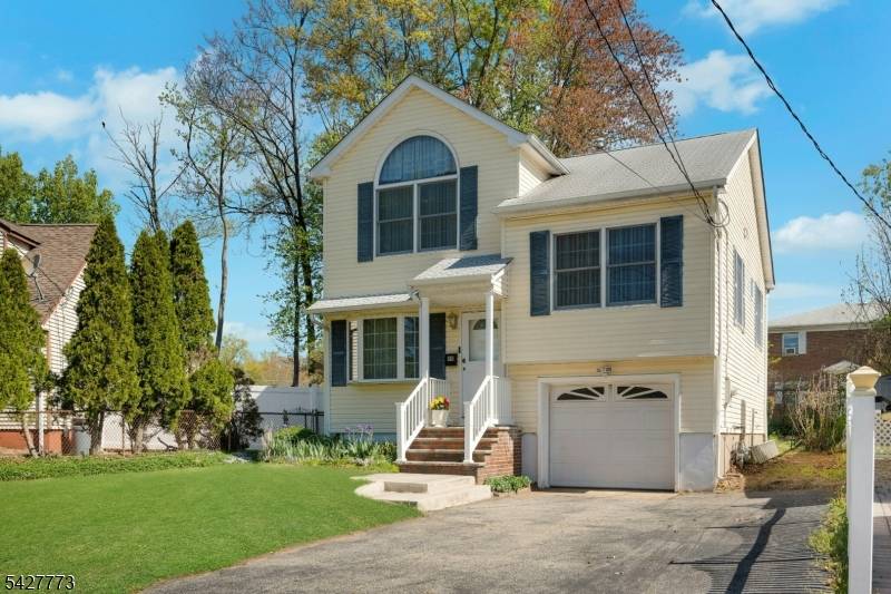Welcome to this beautiful 2003 built split level home located in the peaceful Lake Hiawatha section of Parsippany.