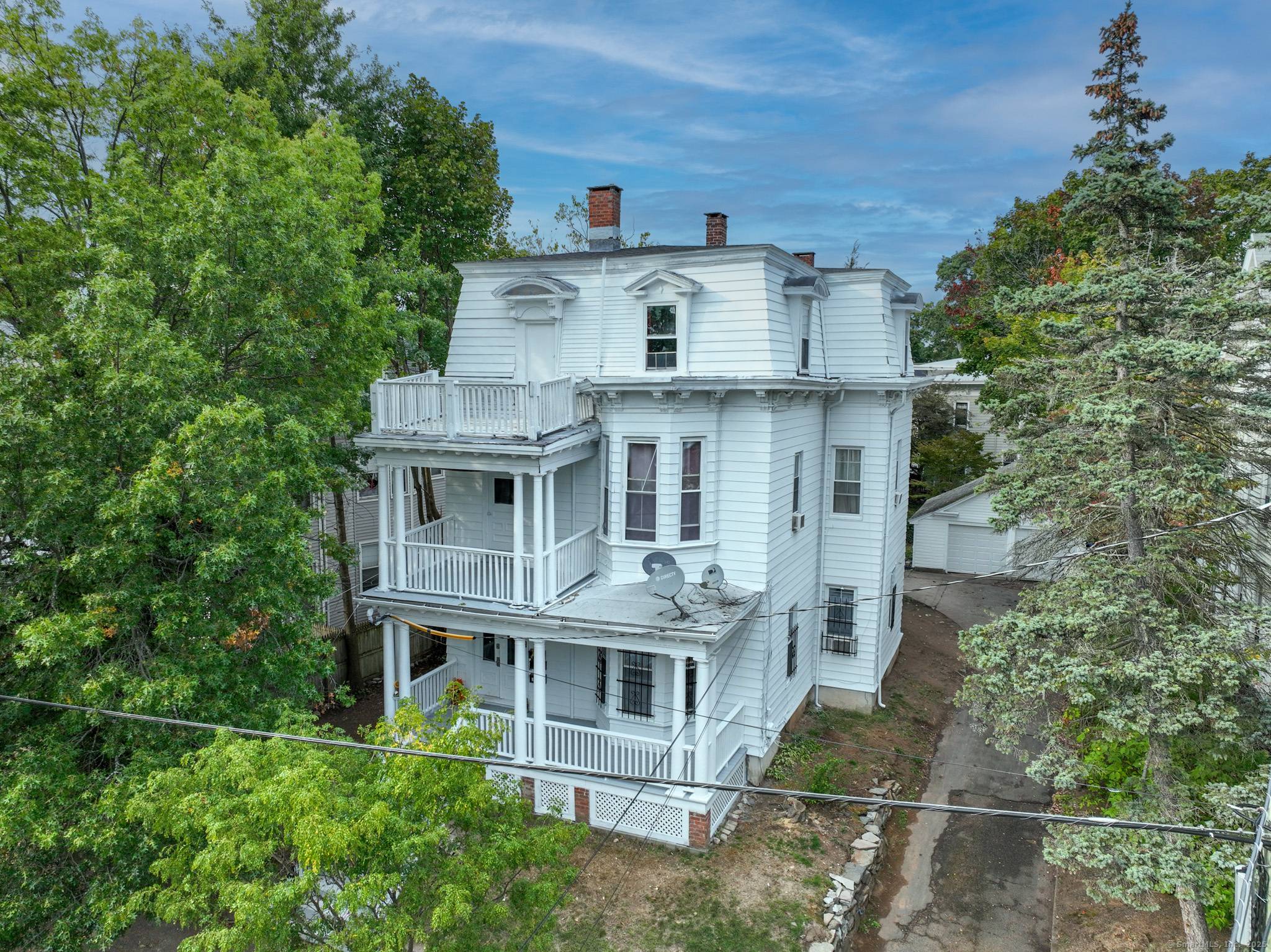 Come and checkout this large and beautiful 3 family home in the heart of New Haven !