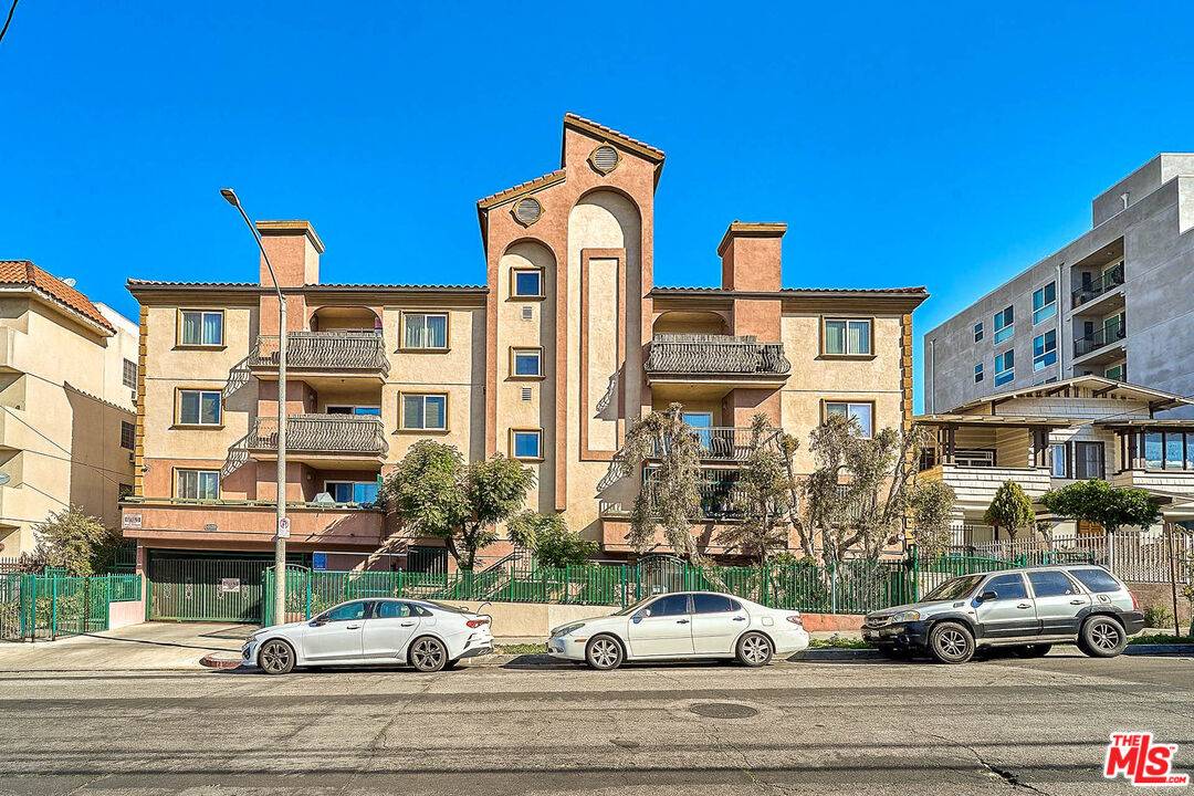2811 Francis Ave 2.0 Hancock Park LA