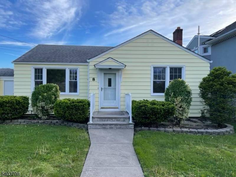 Charming Ranch on an Oversized Lot in Prime Secaucus Location !