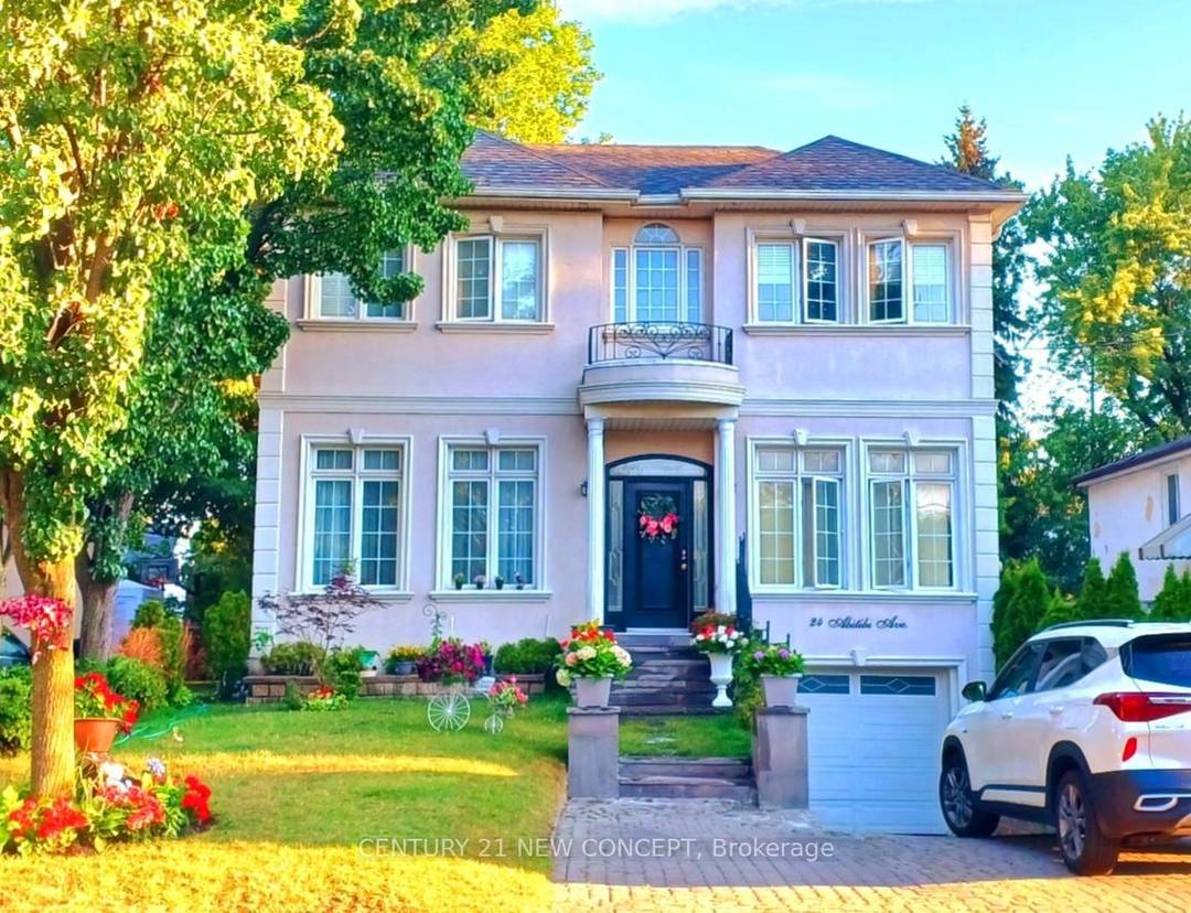 Bright amp ; Versatile Custom Built Home in a Prime Yonge amp ; Steeles Location !