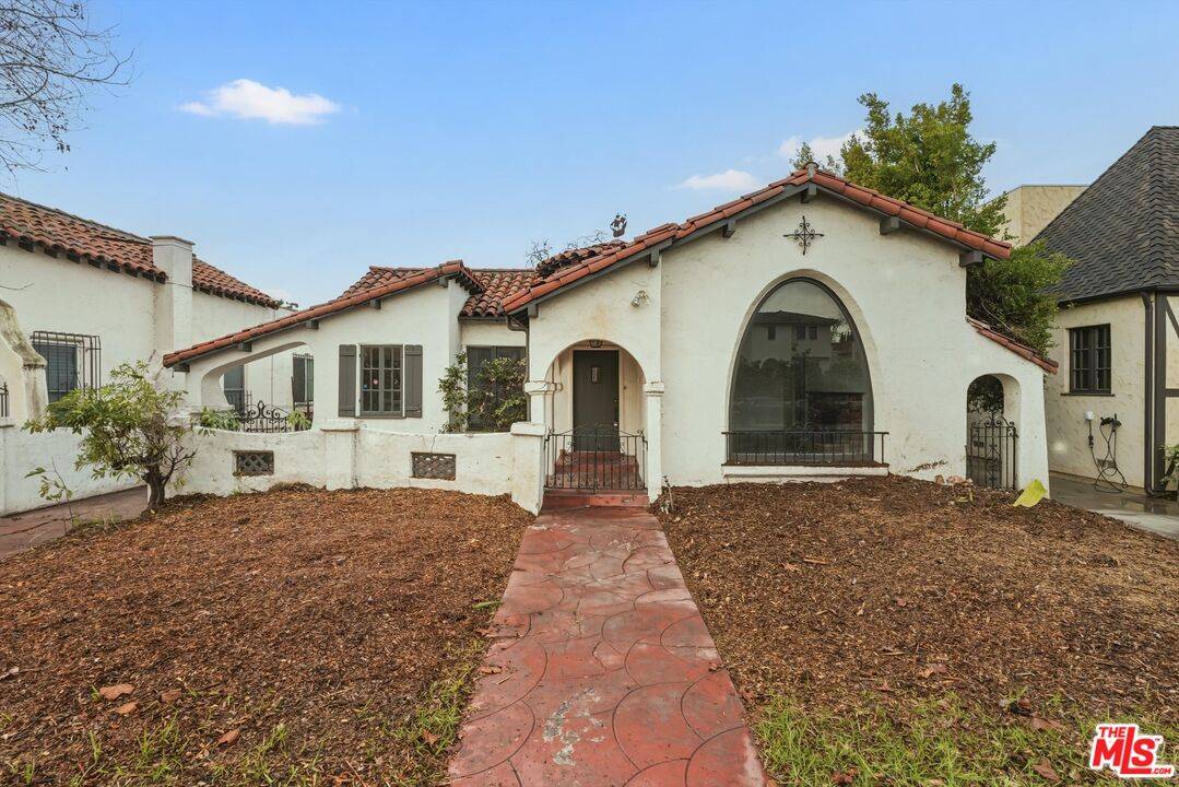 147  S Poinsettia Pl 3BR Hancock Park La