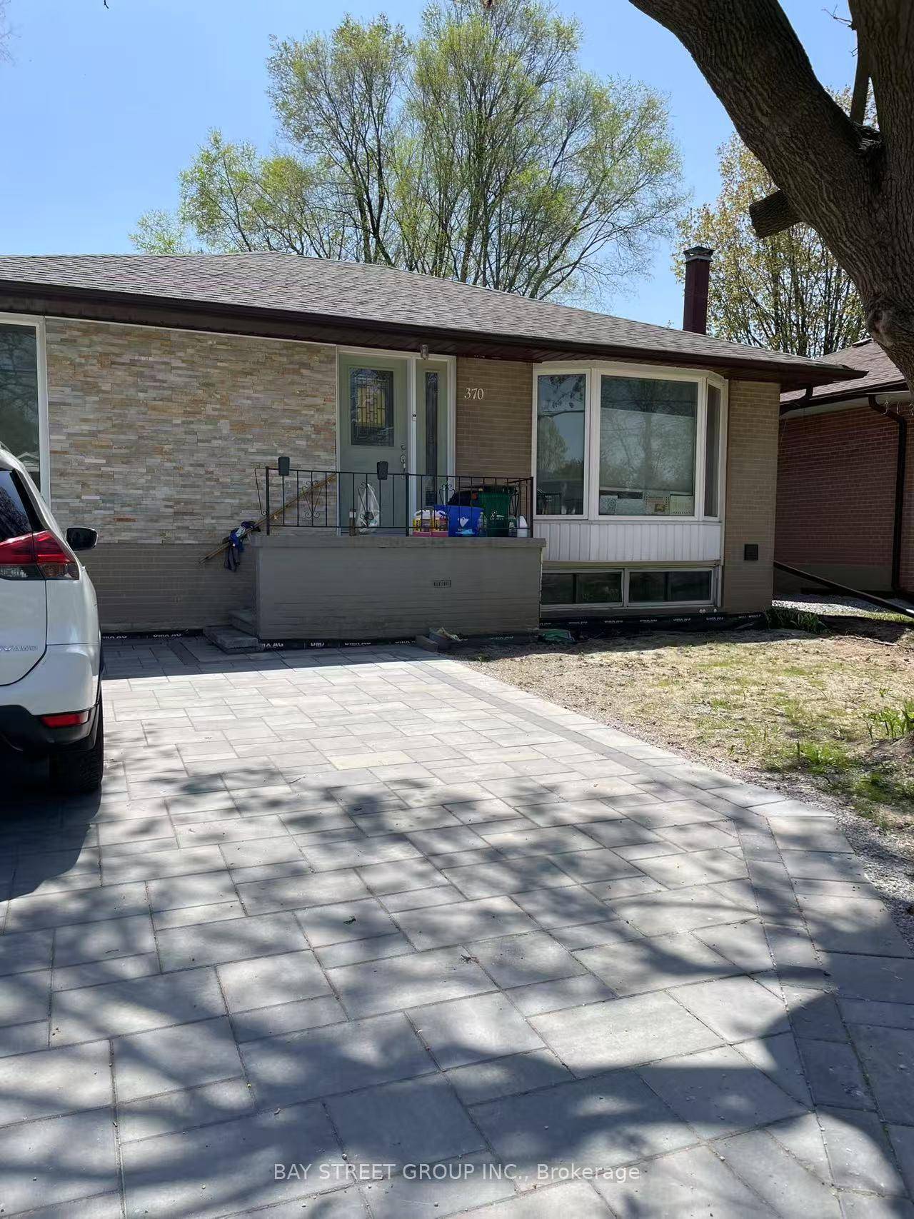 Main Floor Only ! Prime Location.