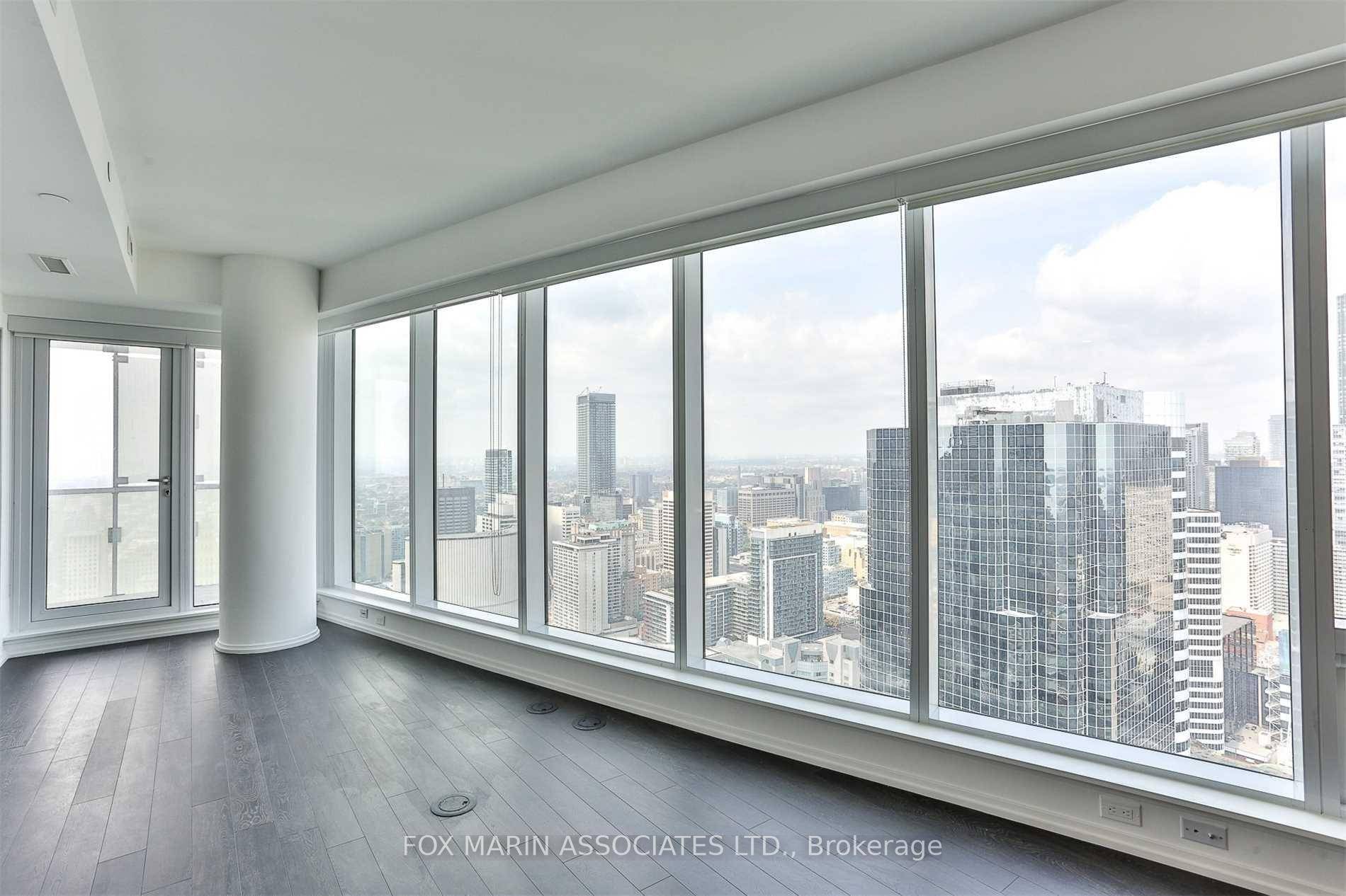 Welcome to the largest studio floor plan in the iconic Massey Tower, a striking 60 storey residence seamlessly rising above two preserved heritage bank buildings at Yonge and Queen.