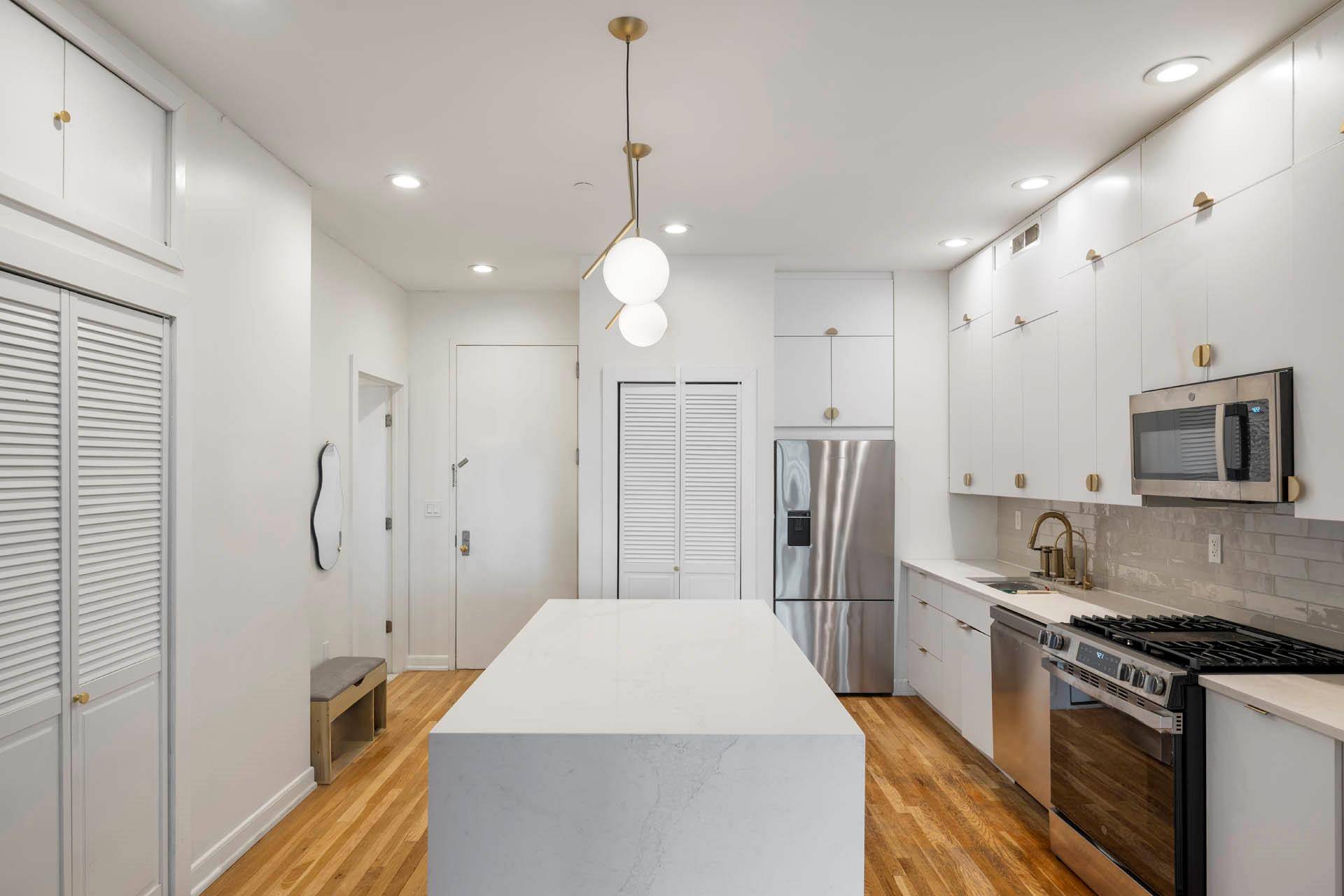 6C is an oversized 1313sf 2BR 2Bath apartment with bright southern exposure which is uniquely unobstructed due to the Dwyer Condominium's advantageous position at the intersection of Frederick Douglass Blvd ...