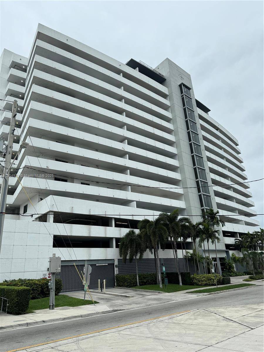 Modern Comfort in the Heart of Miami !