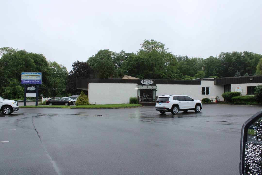 fully occupied commercial building with 7 tenants, warehouse retail space new roof 2021 new paving 2024 excellent investment property