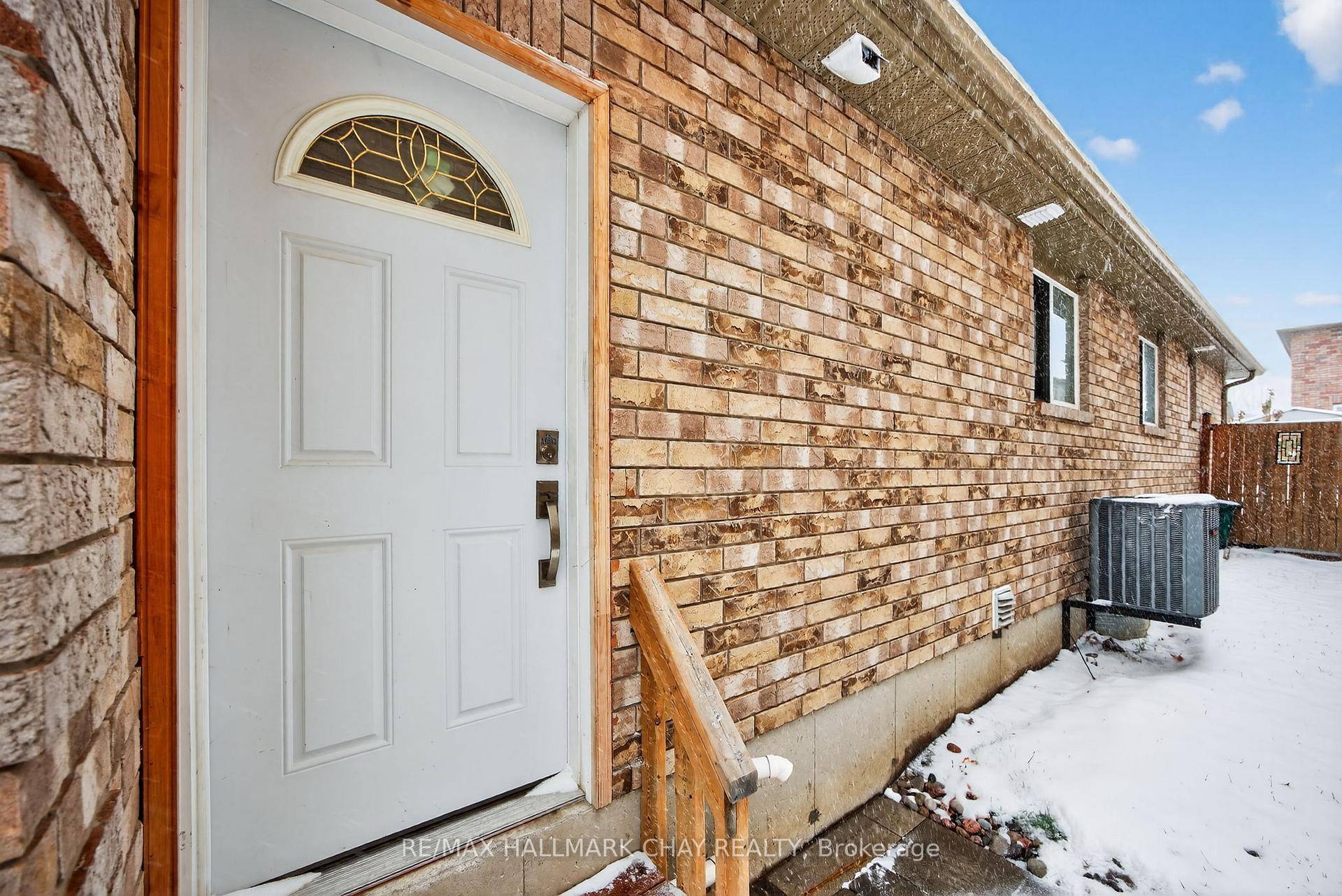 All Inclusive 2 Bedroom Apartment !