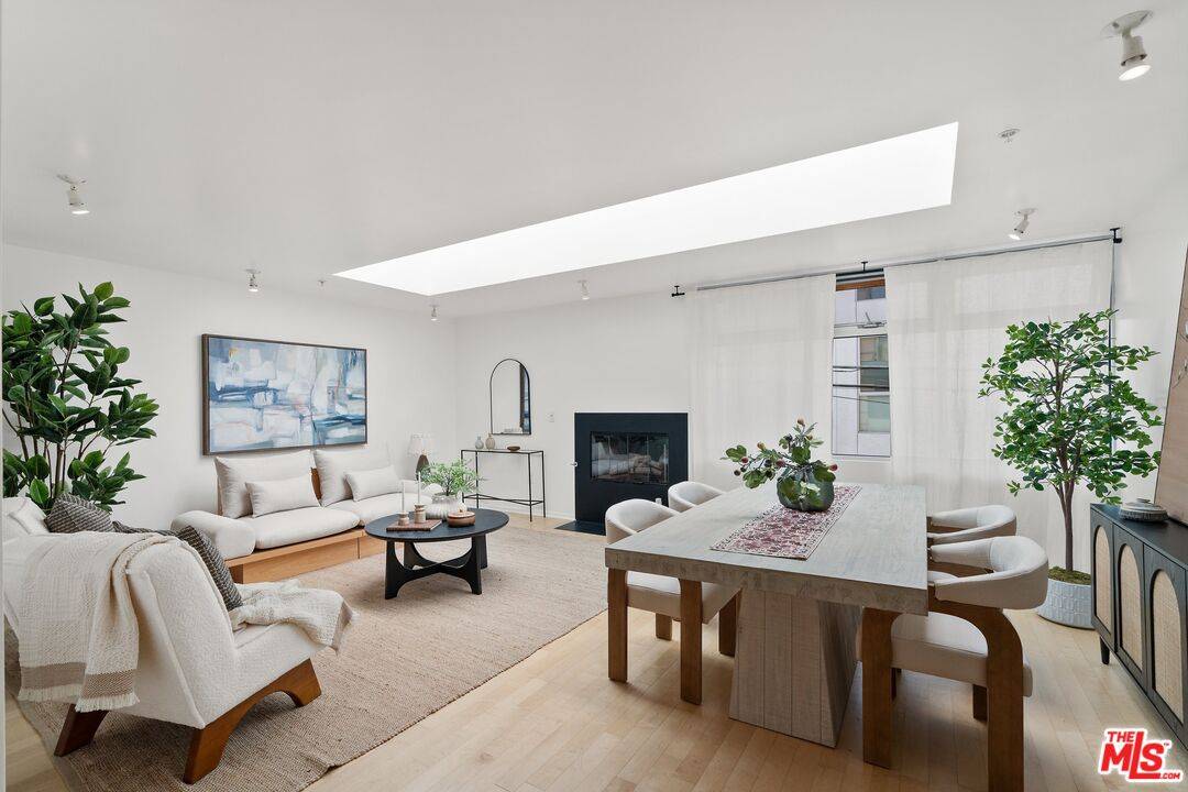5806   Waring Ave 1BR Hancock Park La