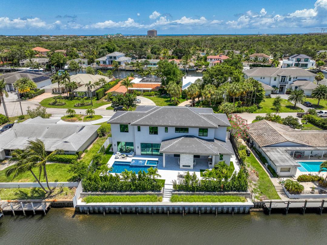 Balancing modern elegance with a true waterfront lifestyle, this brand new construction by Dell Development is a standout offering in the prestigious boating community of Paradise Port, located in the ...