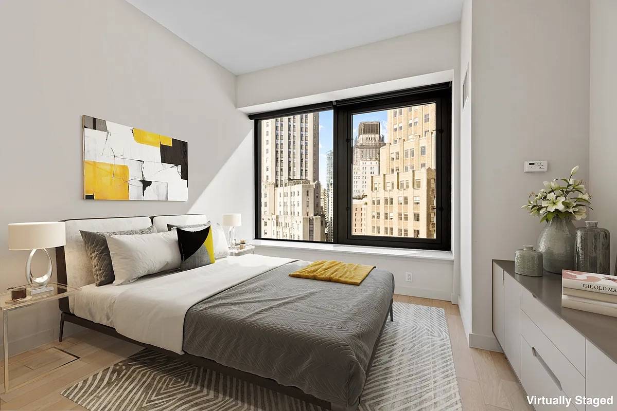 Platinum Properties is proud to present residence 24G at 75 Wall Street.