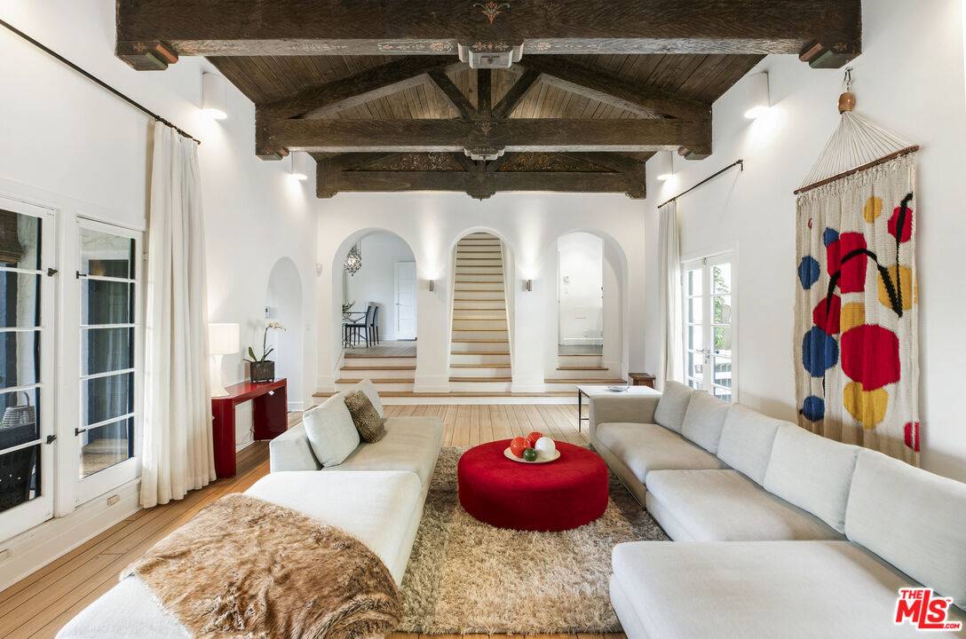 6145 Rodgerton Dr 3BR Hollywood Hills East La