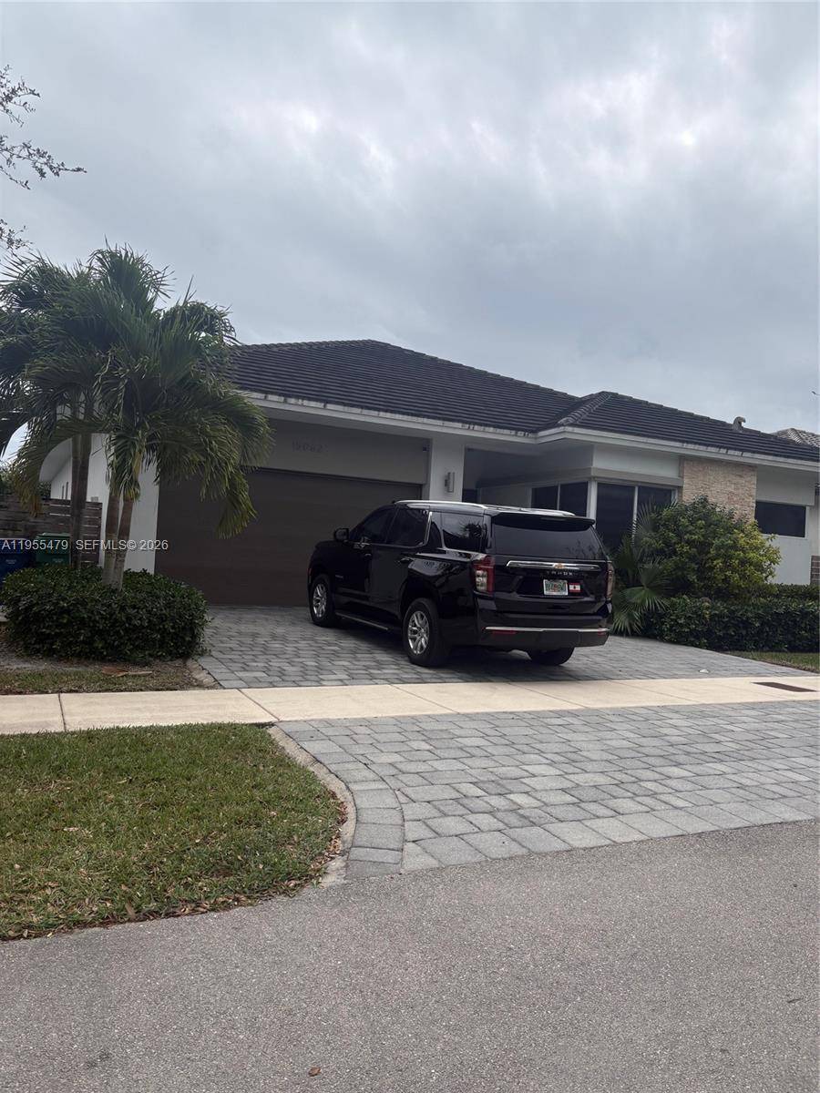 Welcome to this stunning contemporary residence located in the highly desirable Venetian Parc community.