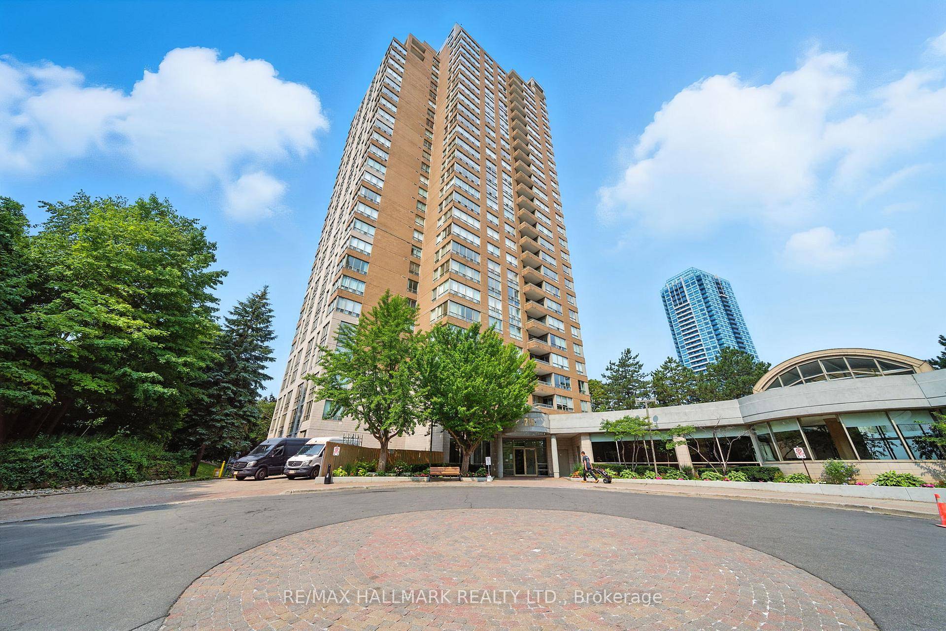 This stunning condo unit on the 20th floor offers a perfect blend of comfort, style, and convenience.