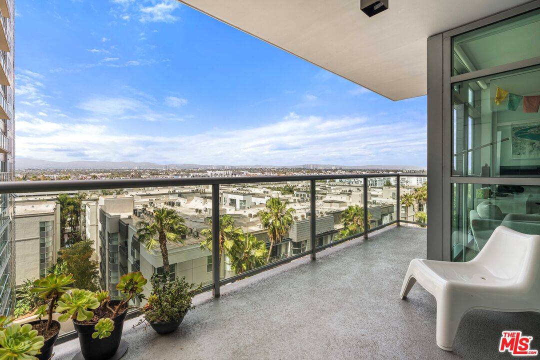 13650 Marina Pointe Dr 2BR Marina Del Rey La