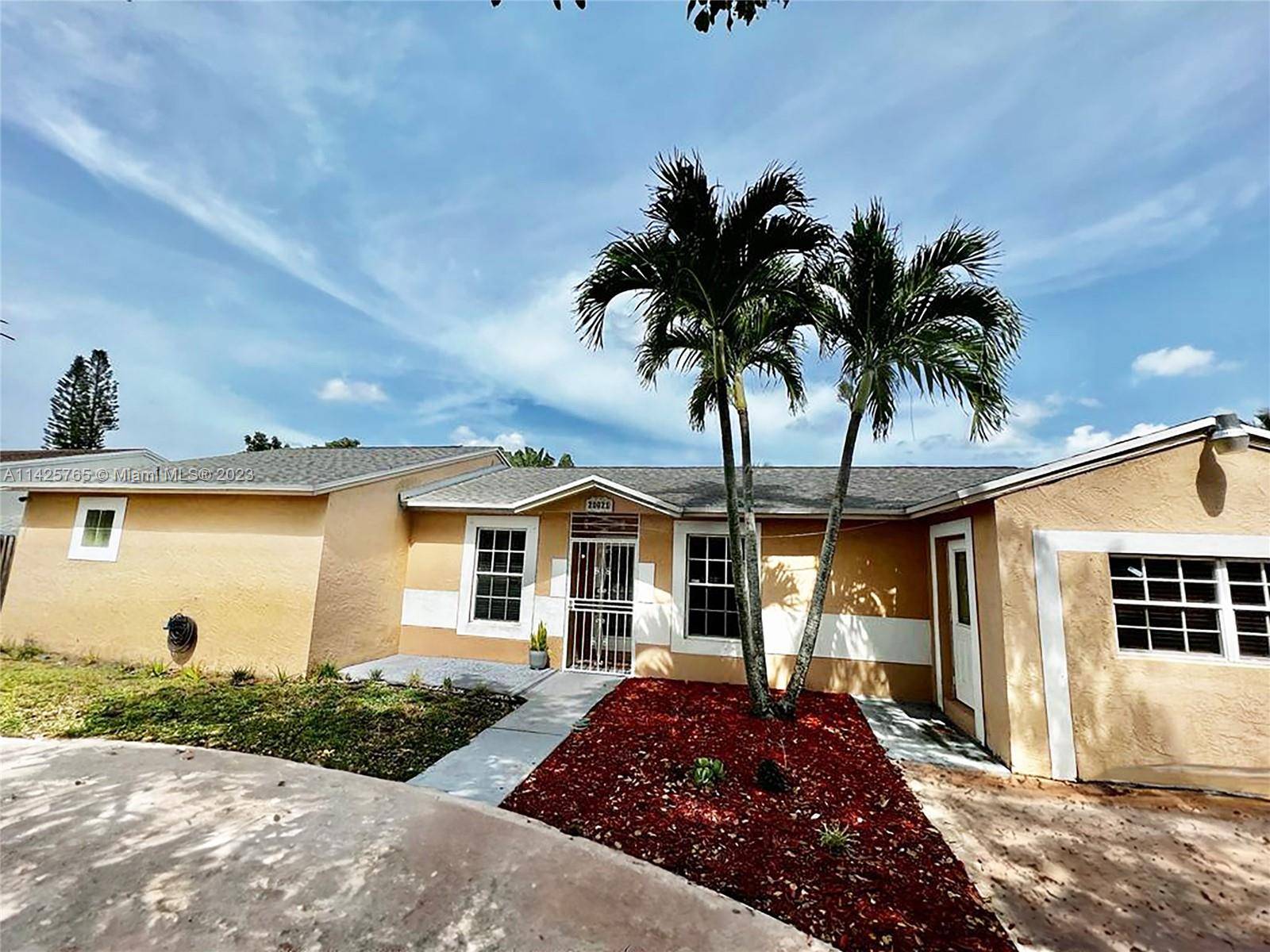 Beautiful spacious home located in the highly desirable area of Country Lake Manors, near Hialeah Miami Lakes area.