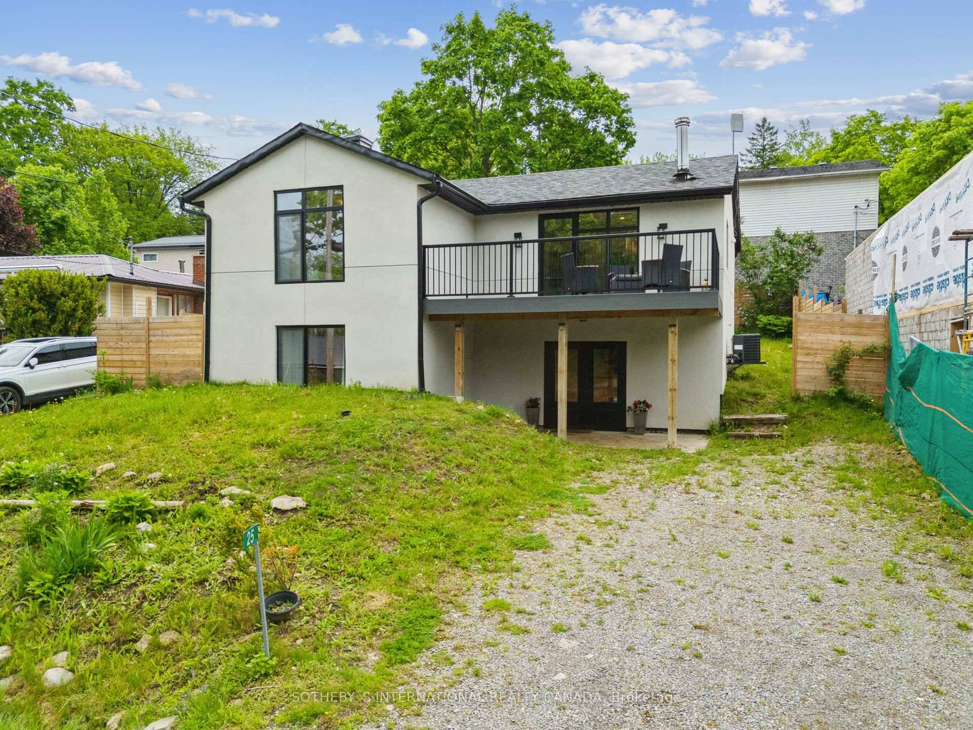 Escape to the wonderful waterfront community of Thurstonia !