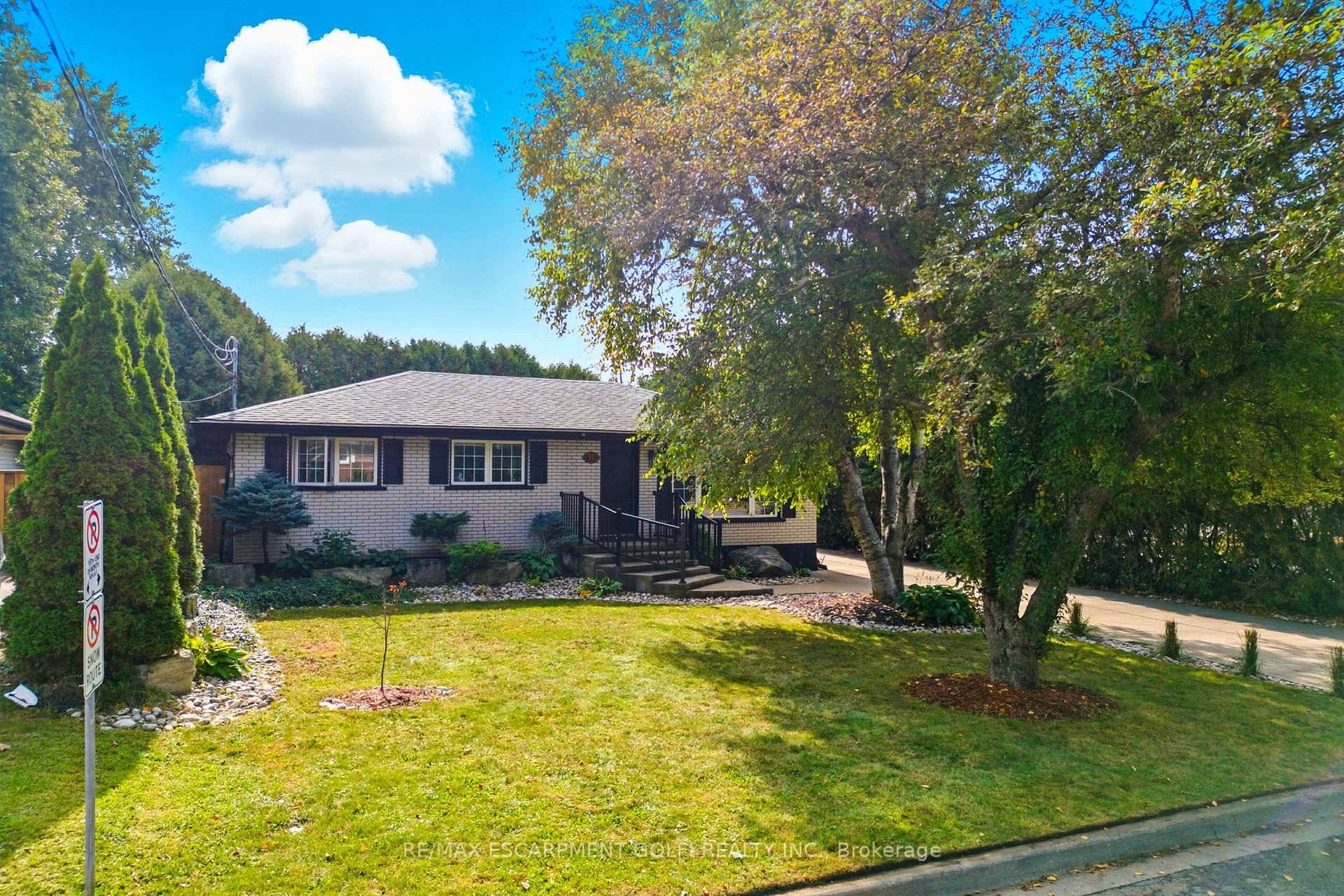 Beautifully renovated 5 bedroom, 2 bathroom bungalow in Brantford's highly desirable Greenbrier neighbourhood.