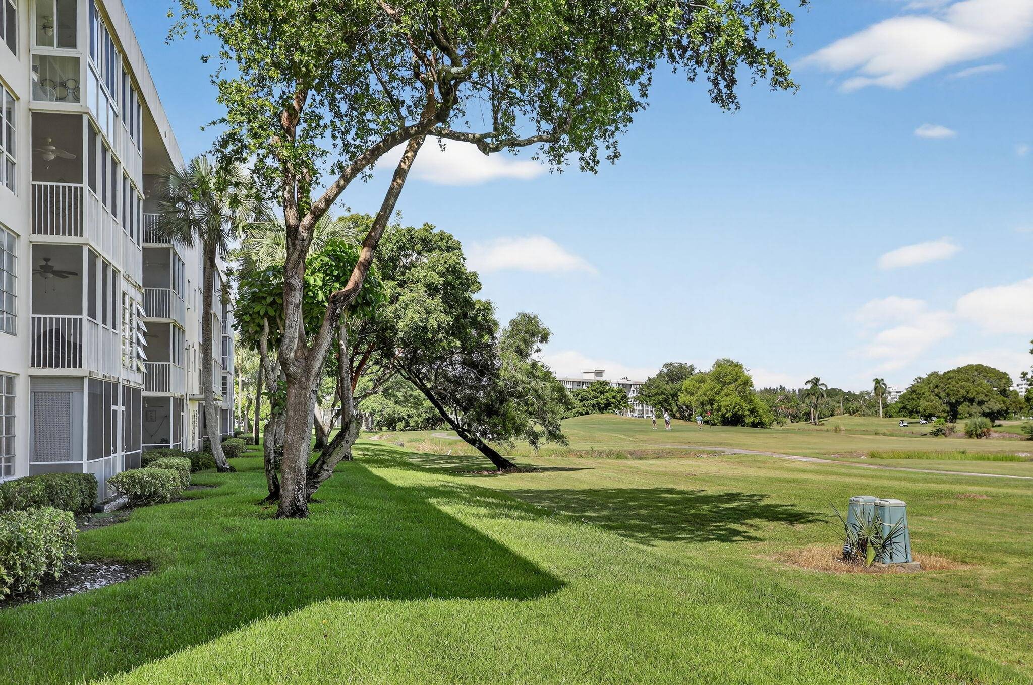 Looks like this unit is a page out of Architectural Digest !