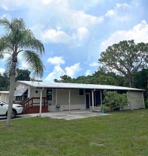 Come check out this 2 2 manufactured home located in the 55 community of Royal Palm Mobile Home Park.