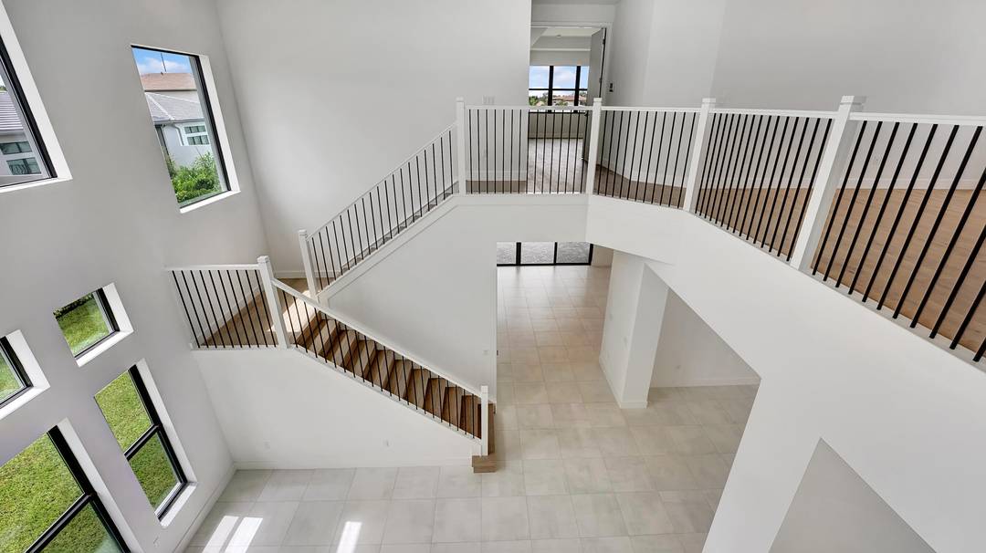 immaculate new construction in Lotus Palm !