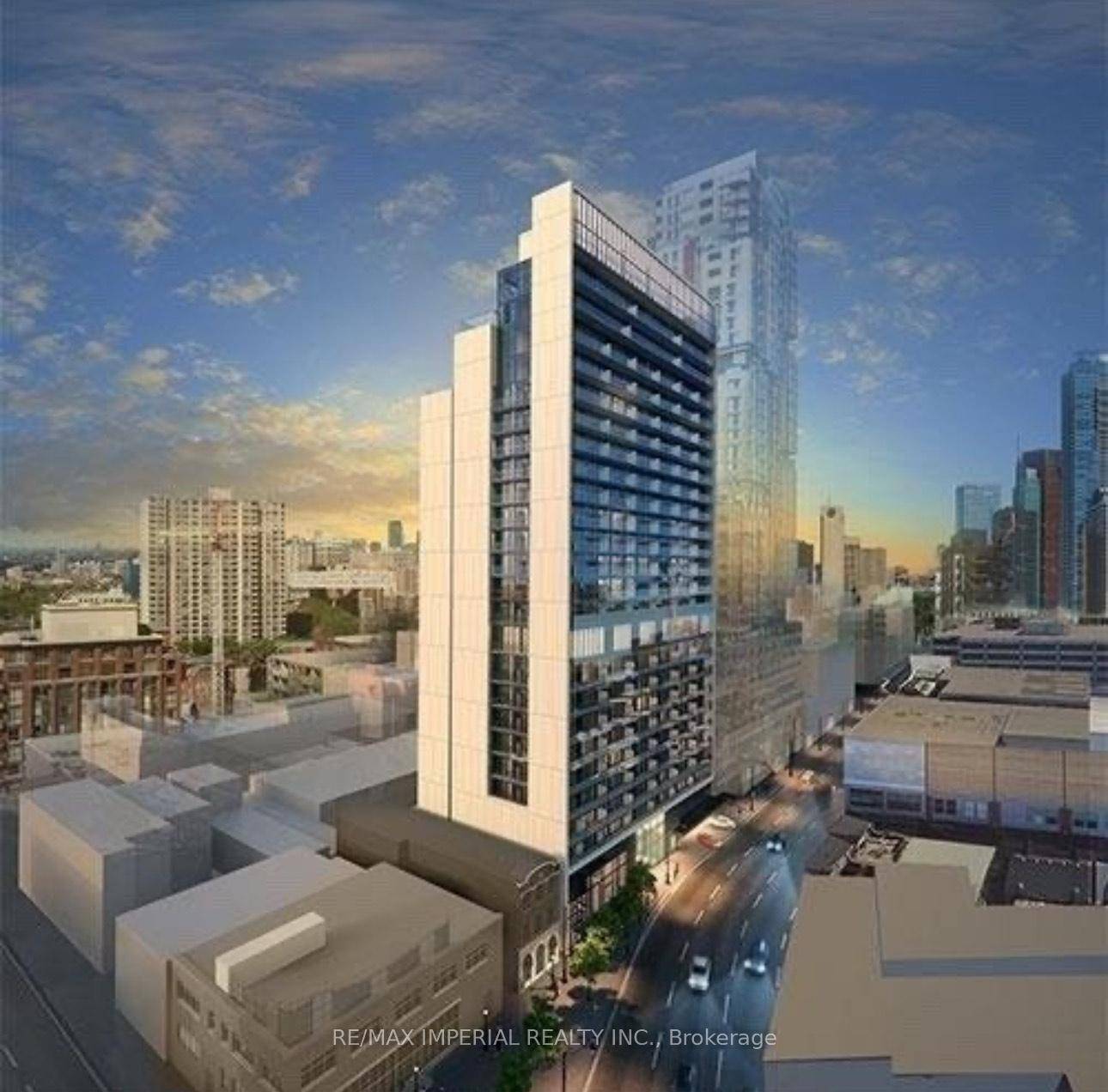This very new Luxurious Green park Condos Located In the vibrant Toronto's Financial amp ; Entertainment District Step To Transit.