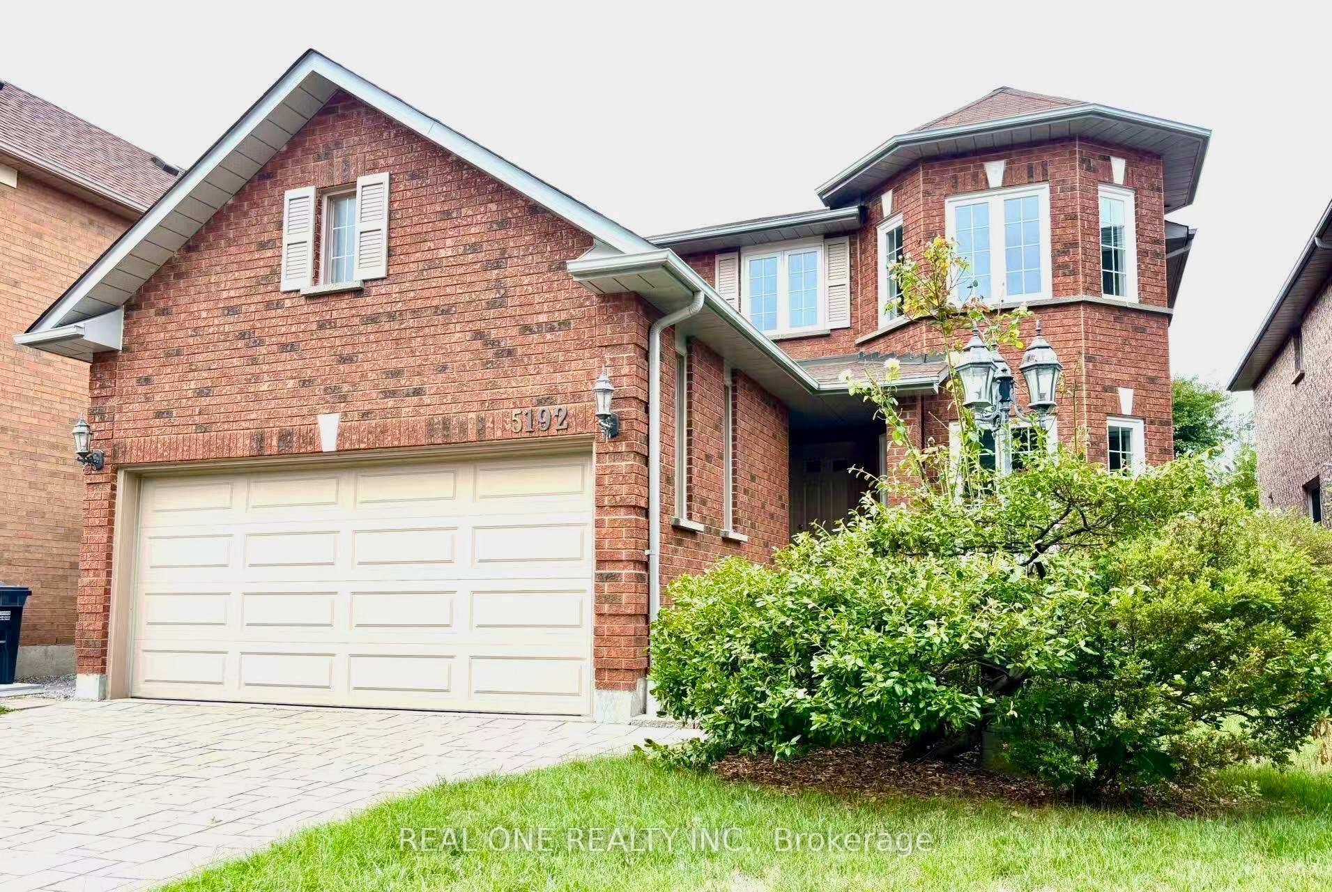Beautifully Renovated house in the heart of Mississauga, East Credit.