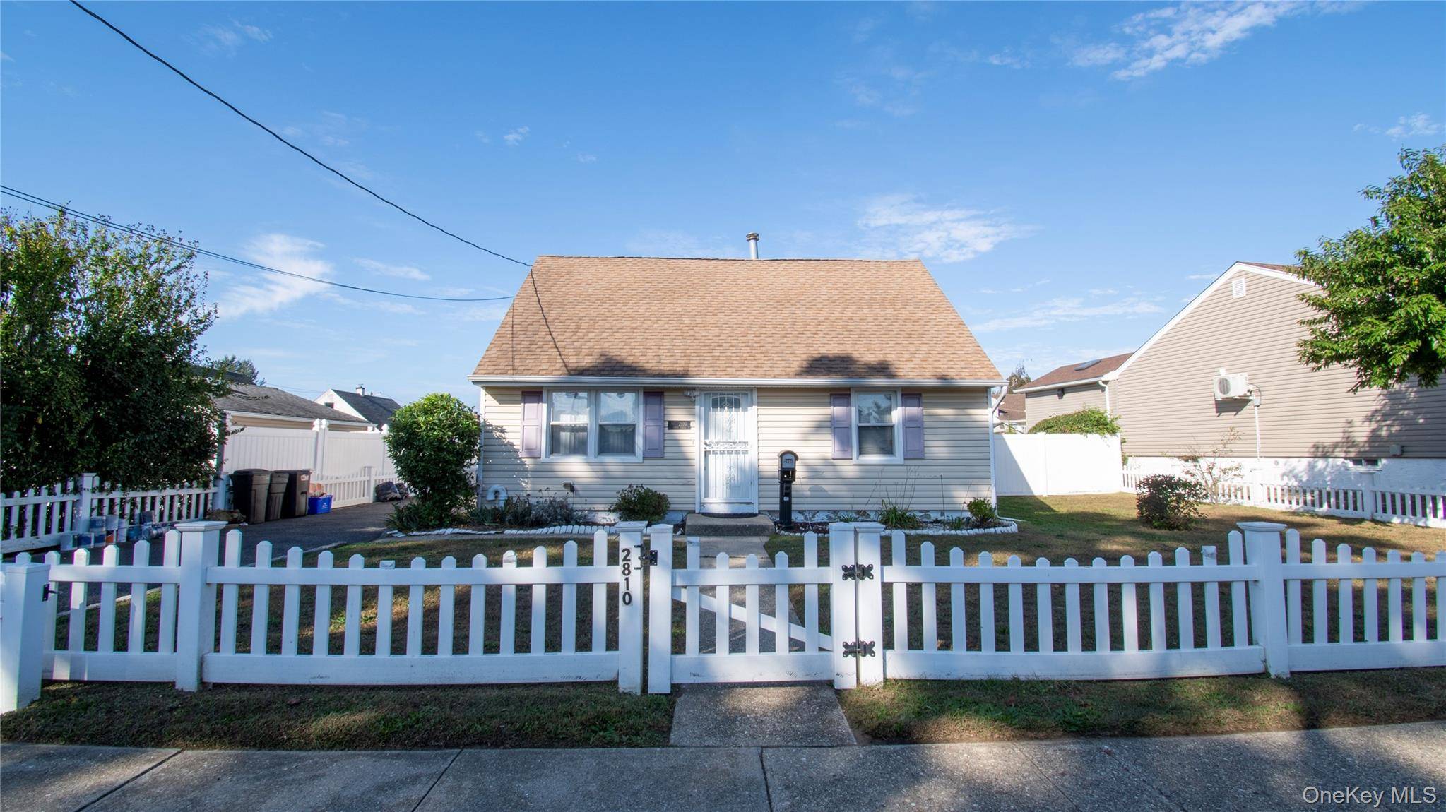 Spectacular starter home in prime south Baldwin location.